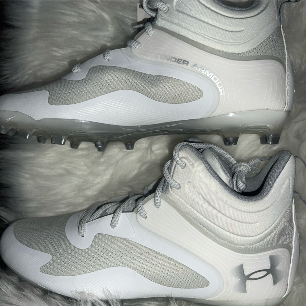 Under Armour Silver and White Athletic Cleats